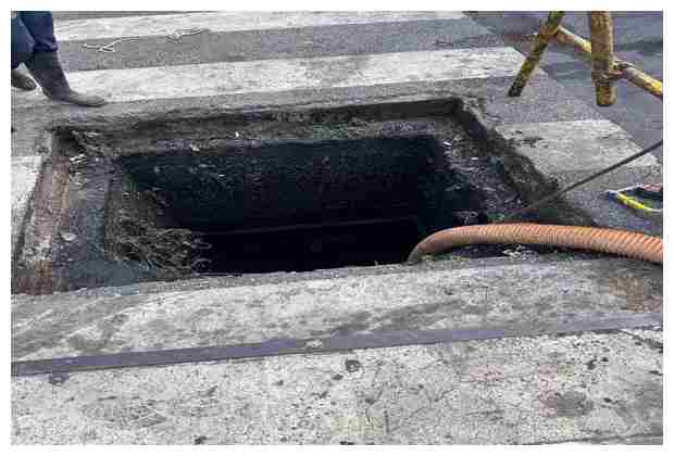 長哨營鄉四道河村排污溝廢水清理如何選擇