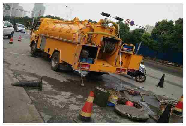 竹桿社區(qū)沉砂池管道清淤結(jié)構(gòu)是怎樣