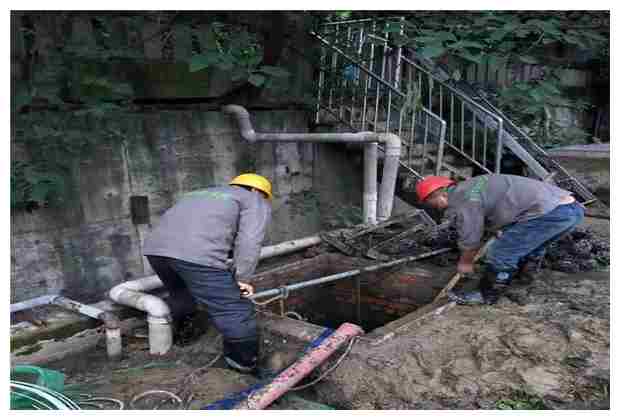 郝家府村隔油渠廢水清理省心省力