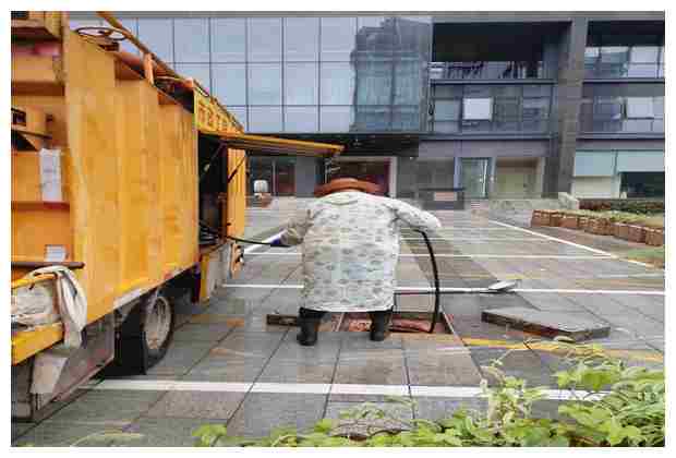 迎賓花園污水溝清理鍛煉時應該注意什么 迎賓花園污水溝清理鍛煉時應該注意什么