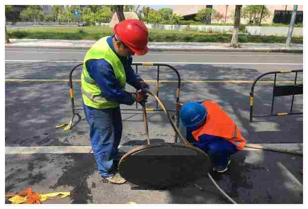 轉角下水道堵塞怎么辦